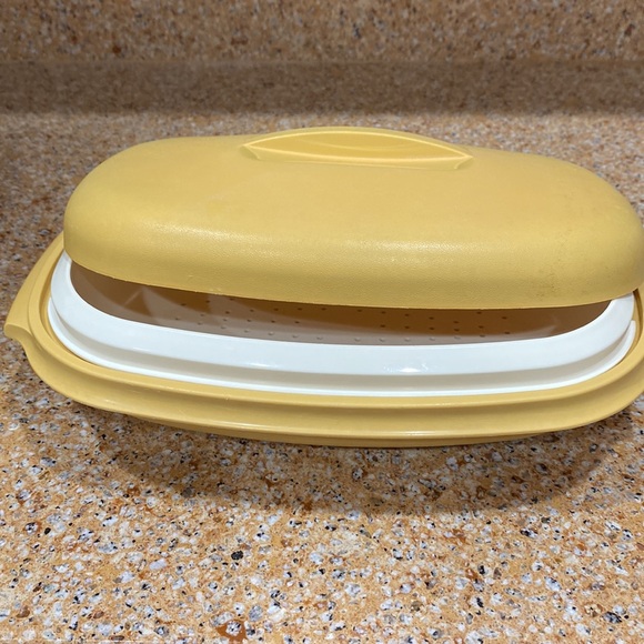 Vintage Tupperware Harvest gold steamers. - Picture 3 of 10